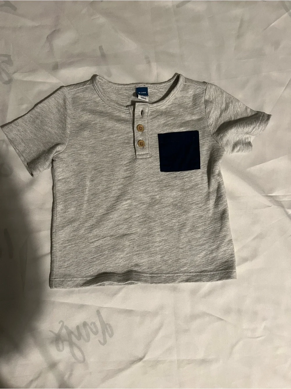 Old Navy Toddler Two-Piece Henley Set with Navy Pocket & Shorts Size 18-24 Month